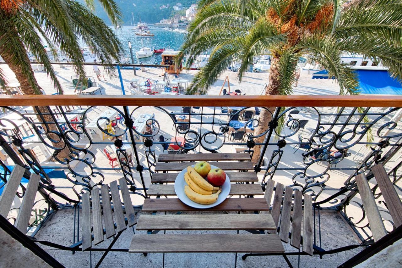 Seafront Rooms Koluna Komiža Eksteriør bilde
